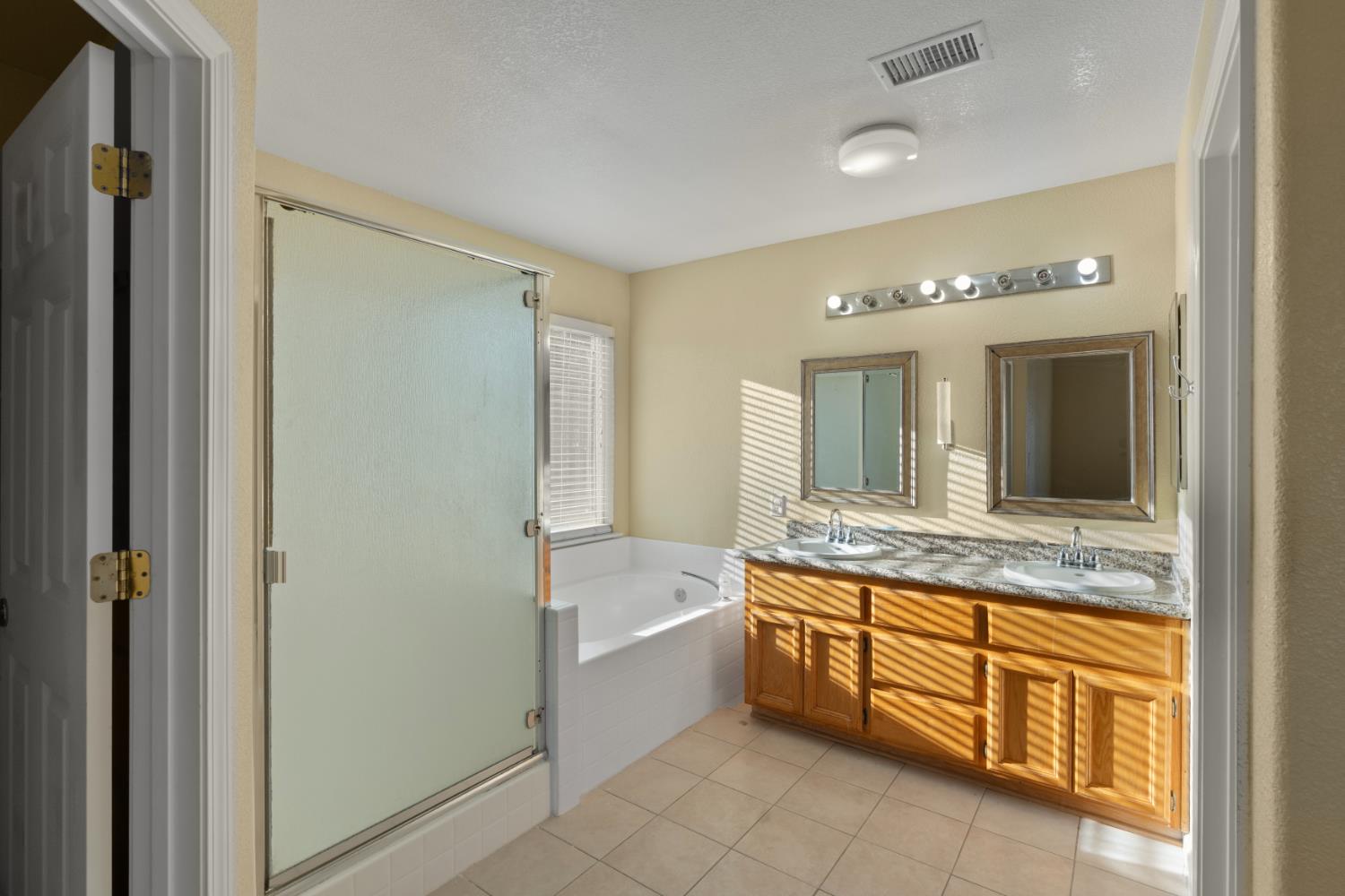 561227479_5e55a4ef-27fd-49cf-8e15-bd9ba4e66782.jpg