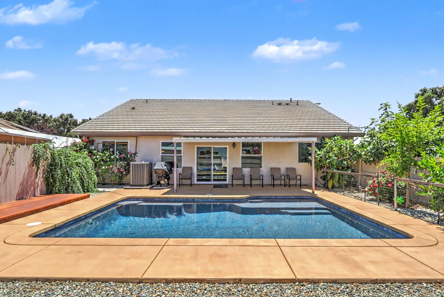 327 Manor Drive