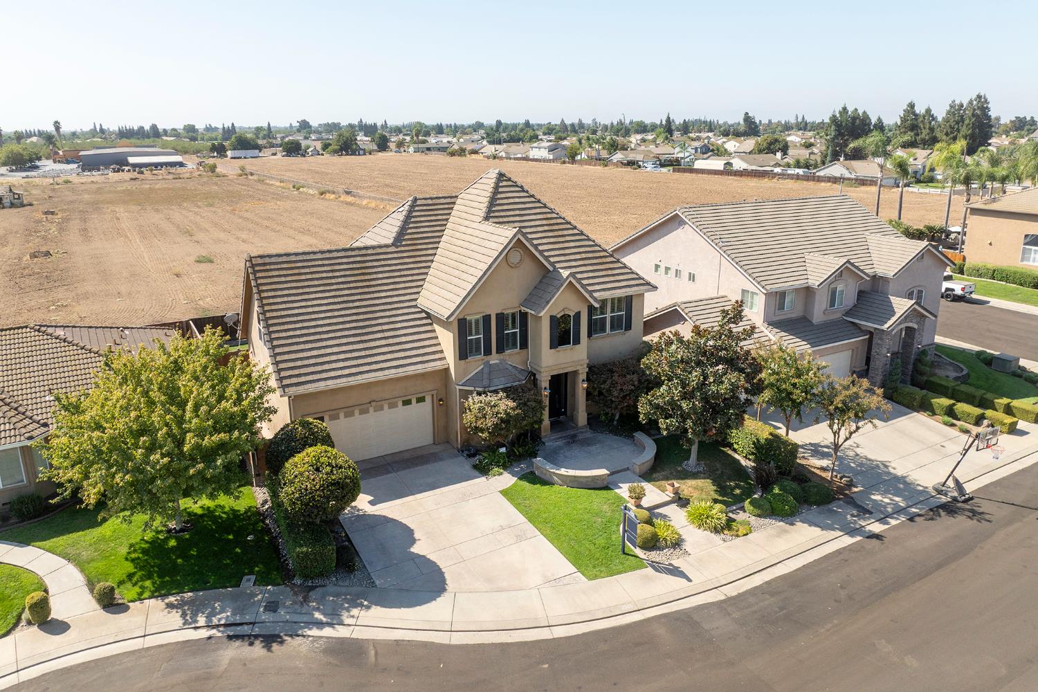 561219728_a38ea520-ef4b-424c-9961-3e6c5525d429.jpg