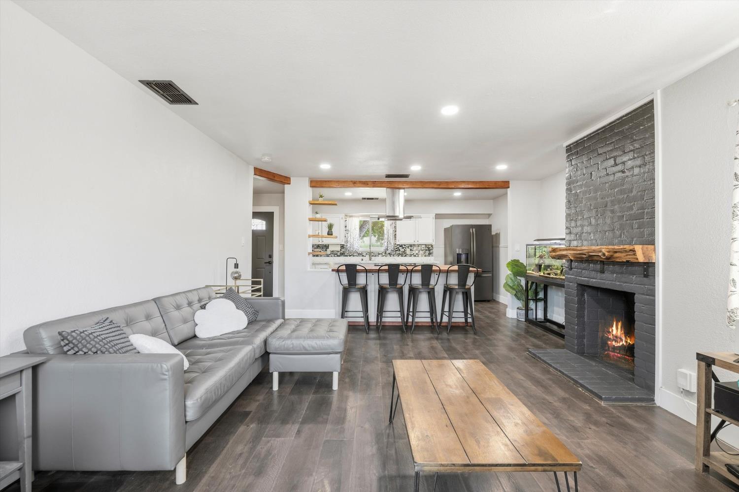 561228320_b9998380-c850-457c-b00a-db15ac4ac60b.jpg