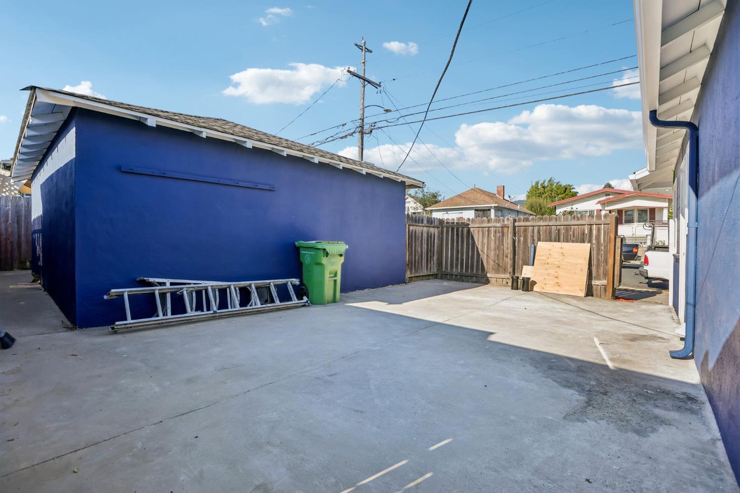 4029 Penniman Ave, Oakland — 30