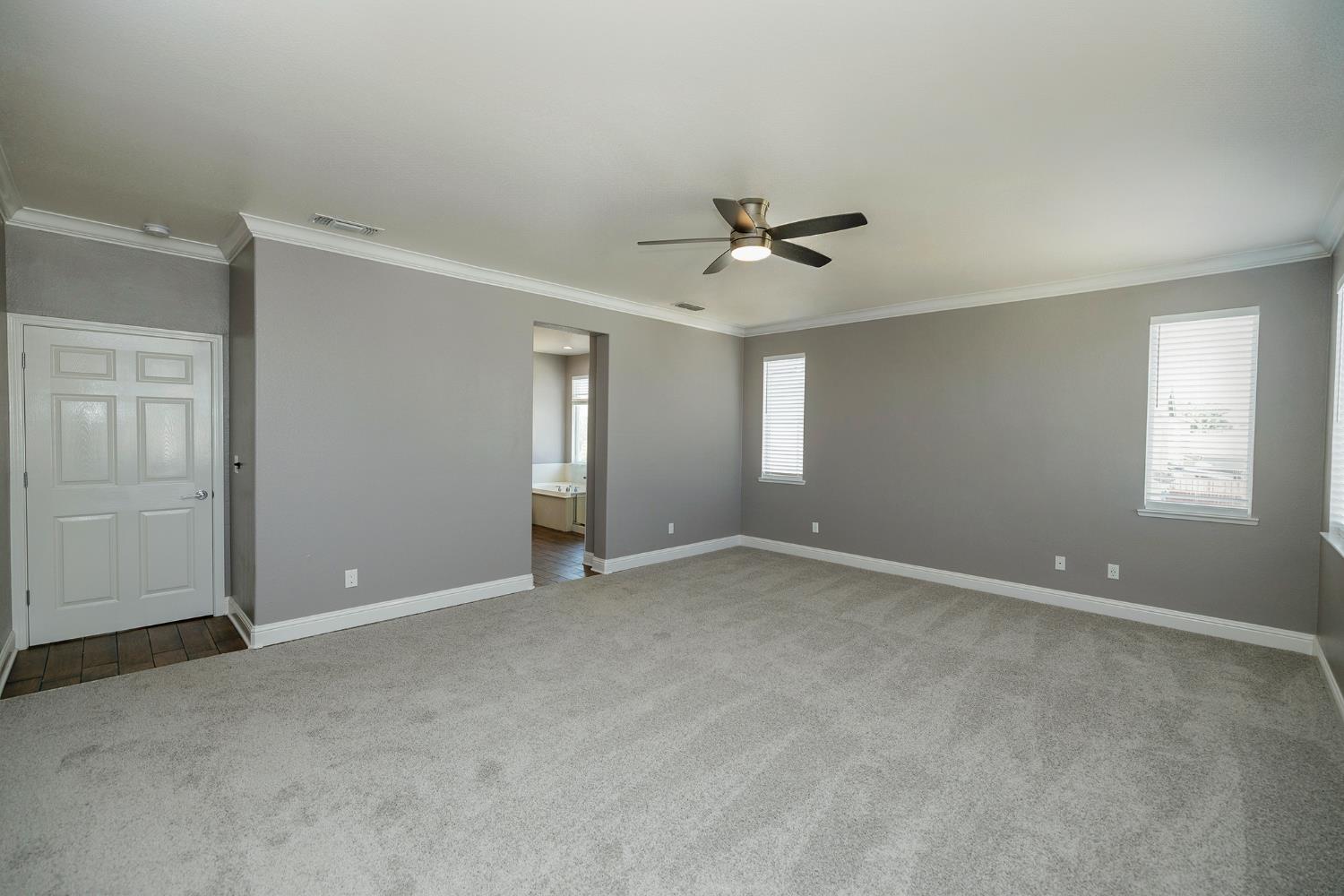 561228775_c50548ab-c53a-4d96-9abd-58aa46b3d1dc.jpg