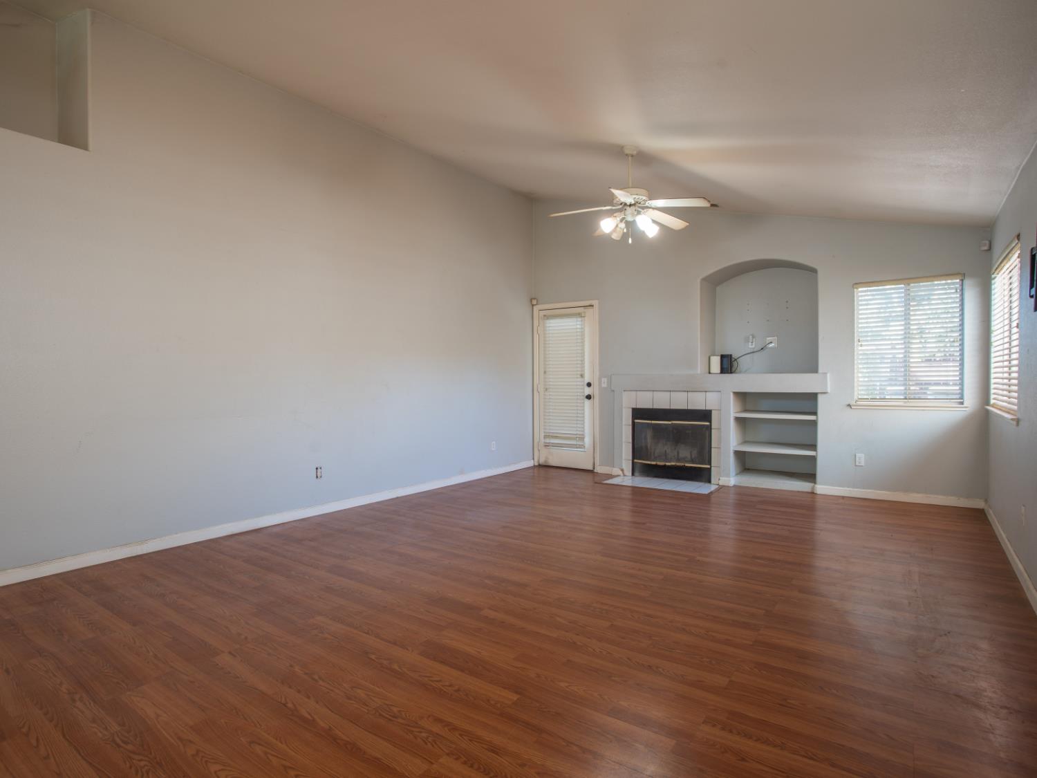 10457 River Oaks Drive