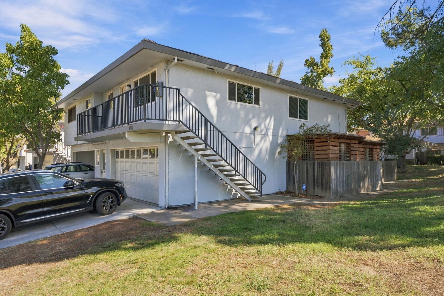 Front Image Thumbnail for ME226122028