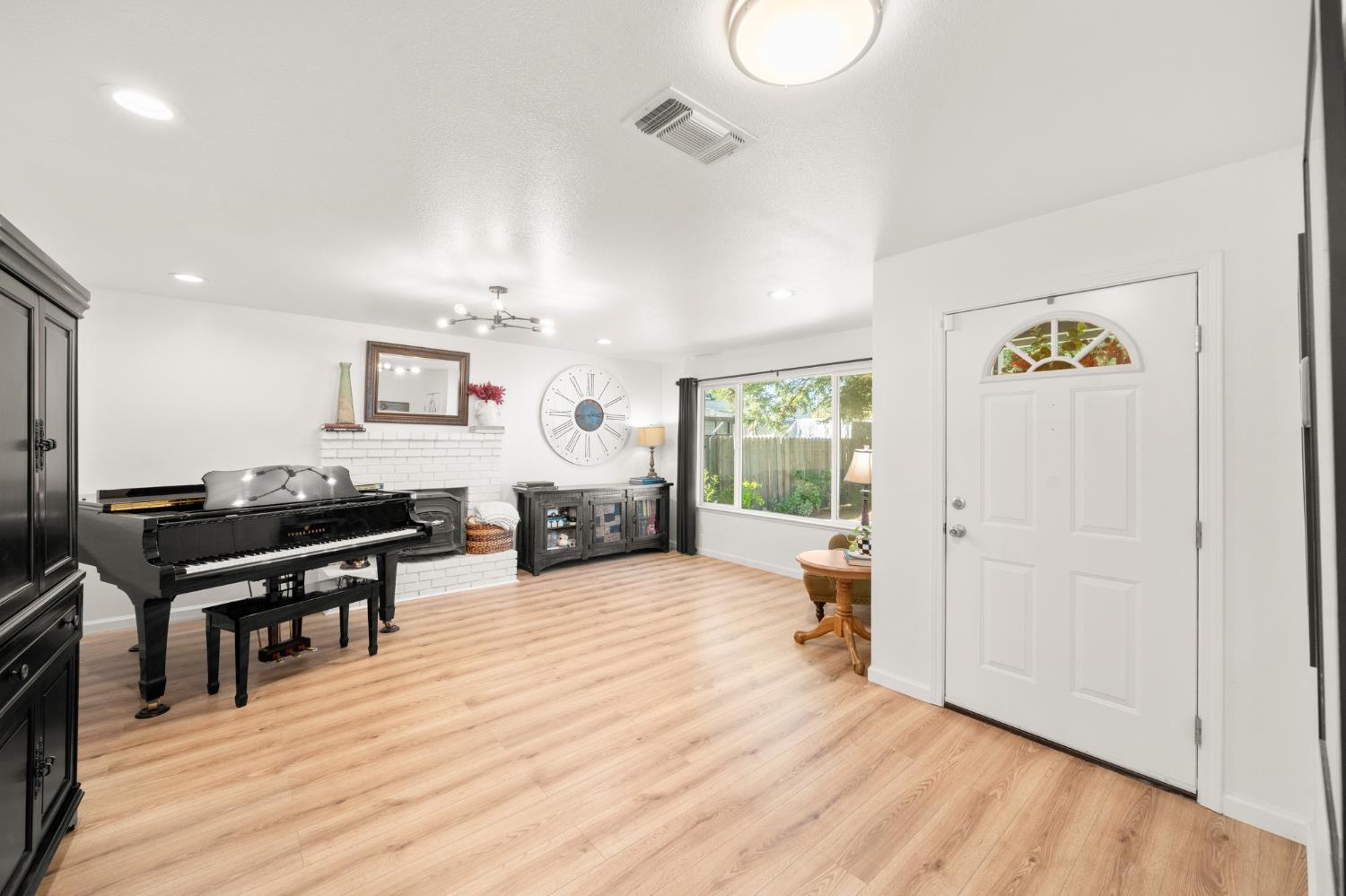 5112 Kovanda Avenue