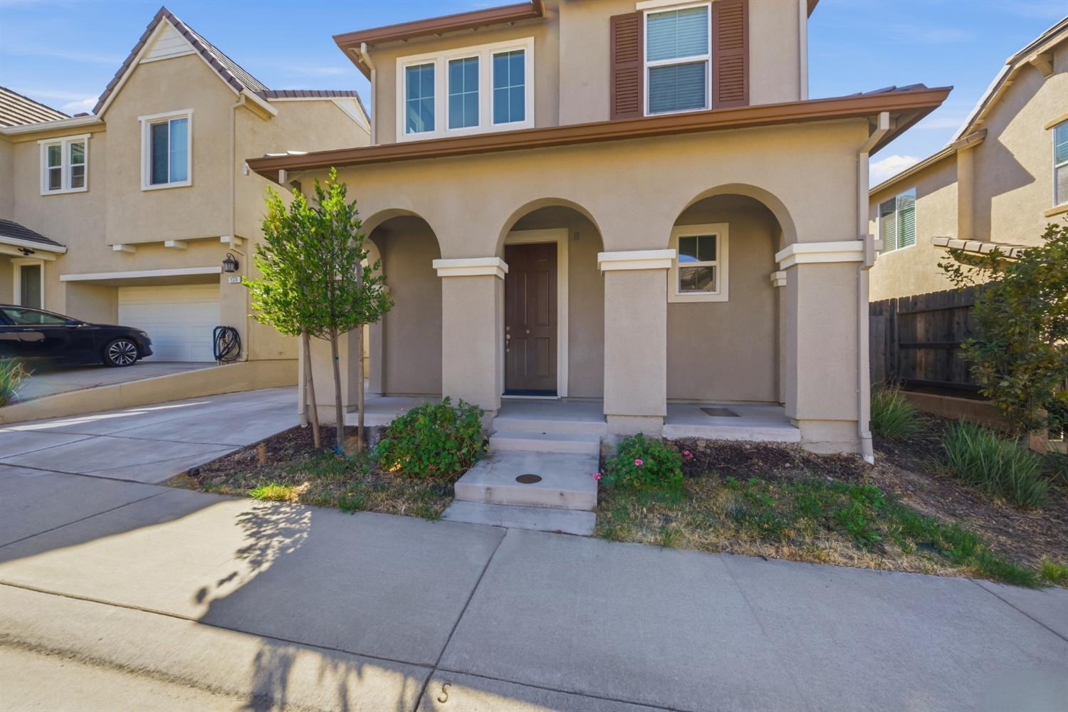 1376 Larkspur Drive
