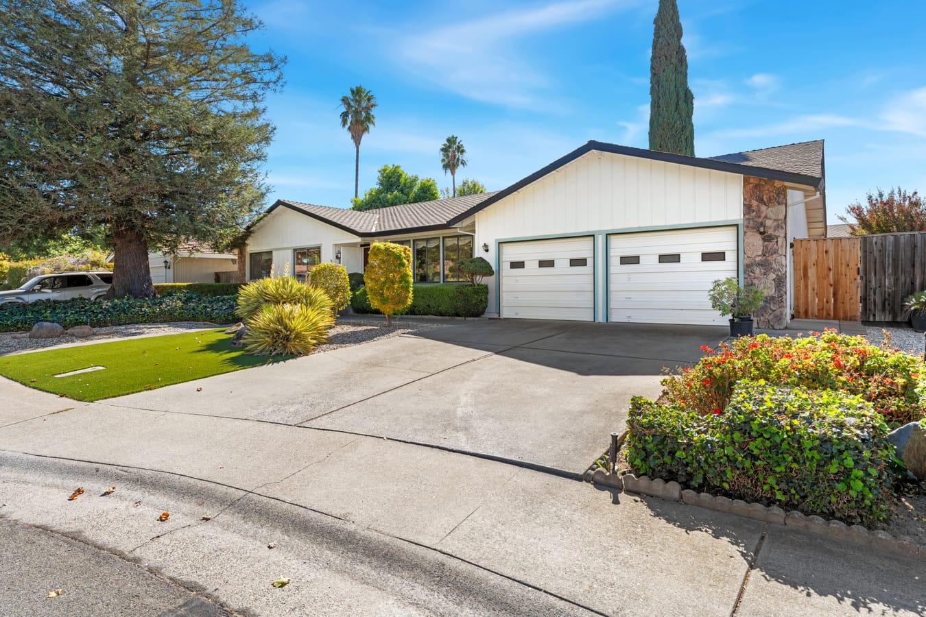 561230621_5dfc4e17-89bc-4e7d-b99d-94b61e3751e8.jpg