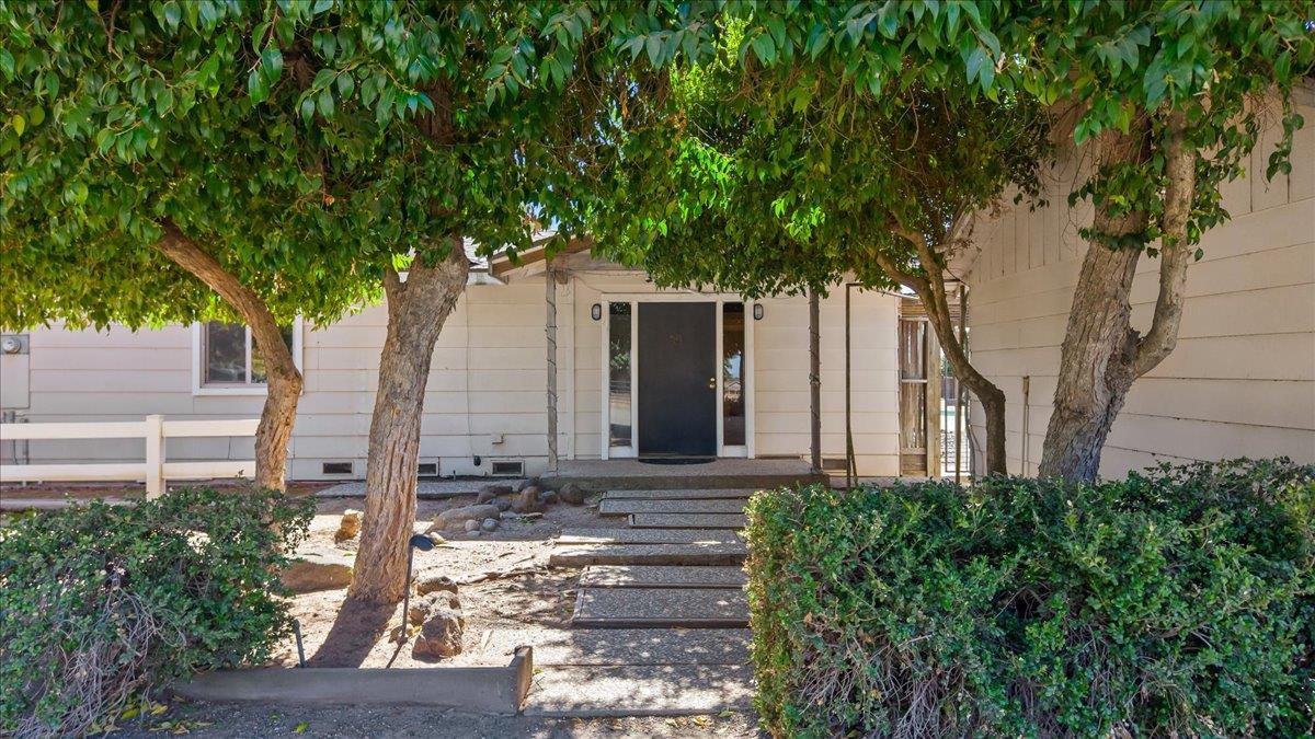 11501 Pioneer Avenue