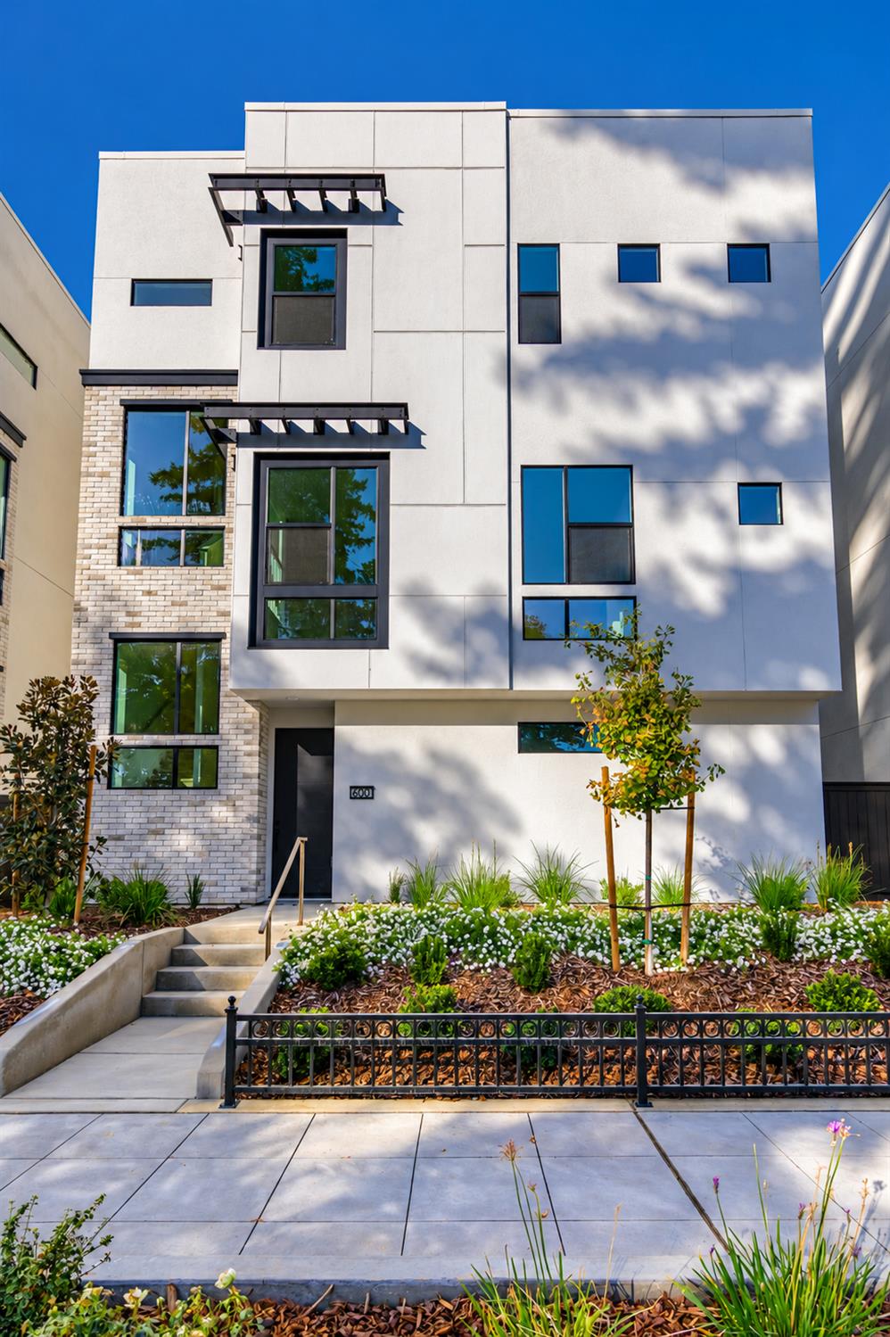 600 E Street