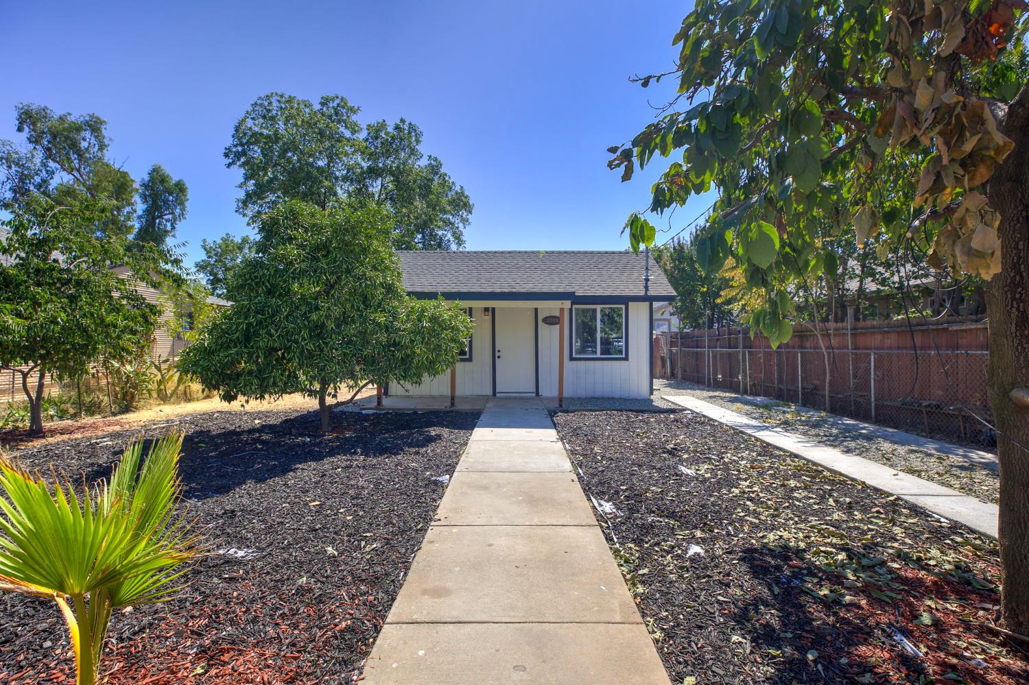 2328 Boxwood Street