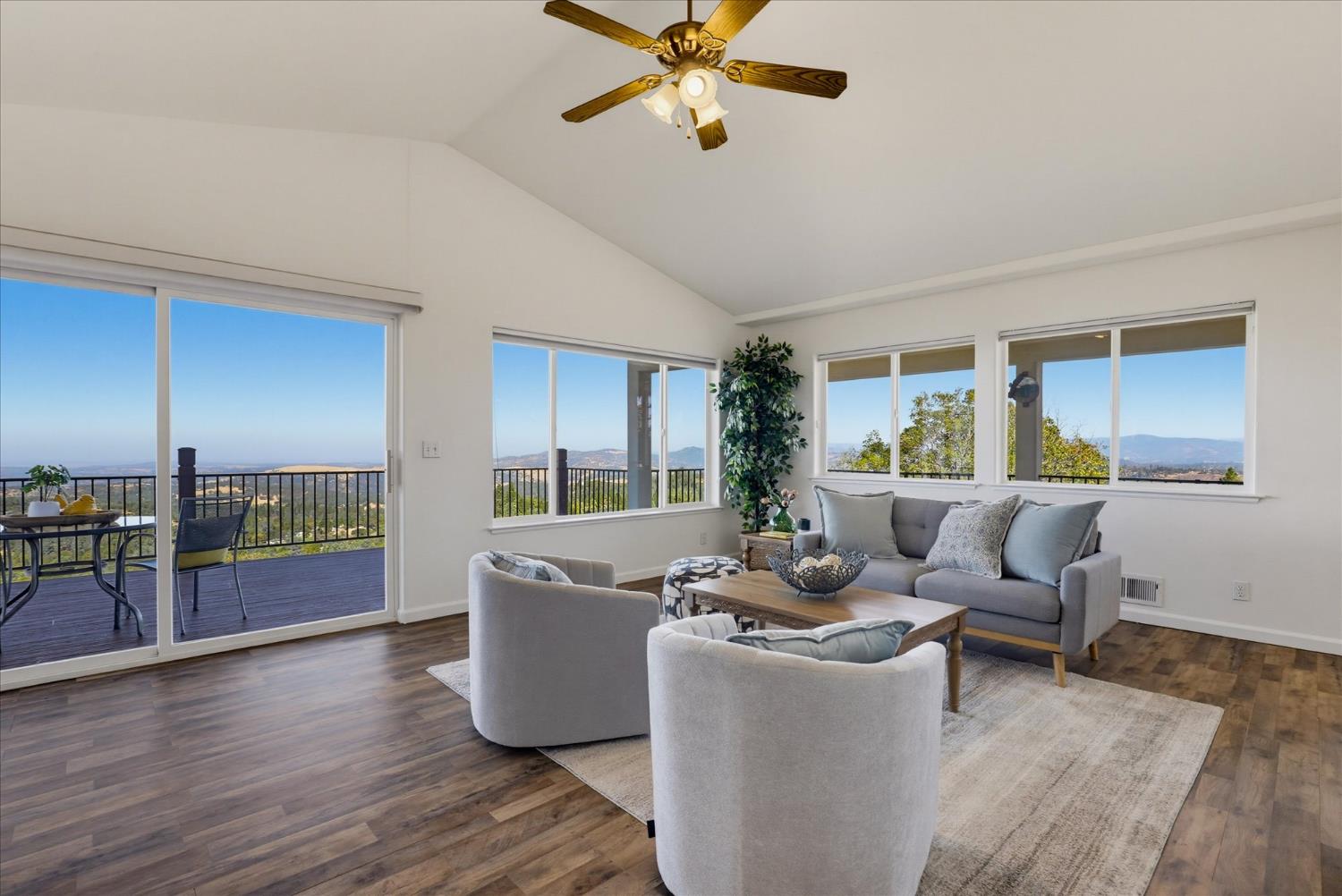 10502 Canyon Creek