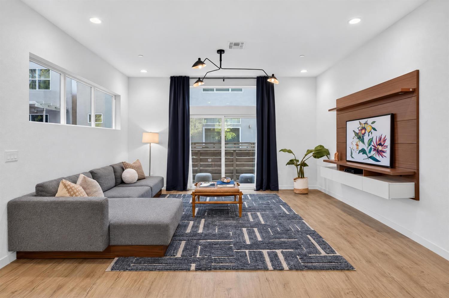 425 Outrigger Lane
