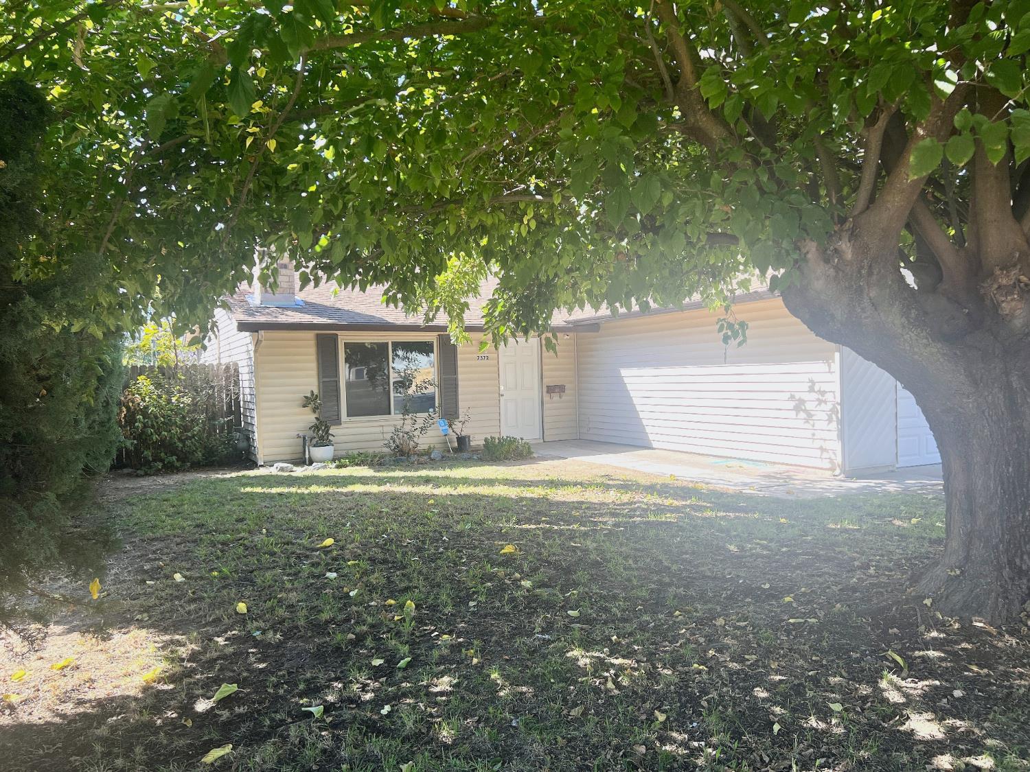 7372 Black Oaks Way