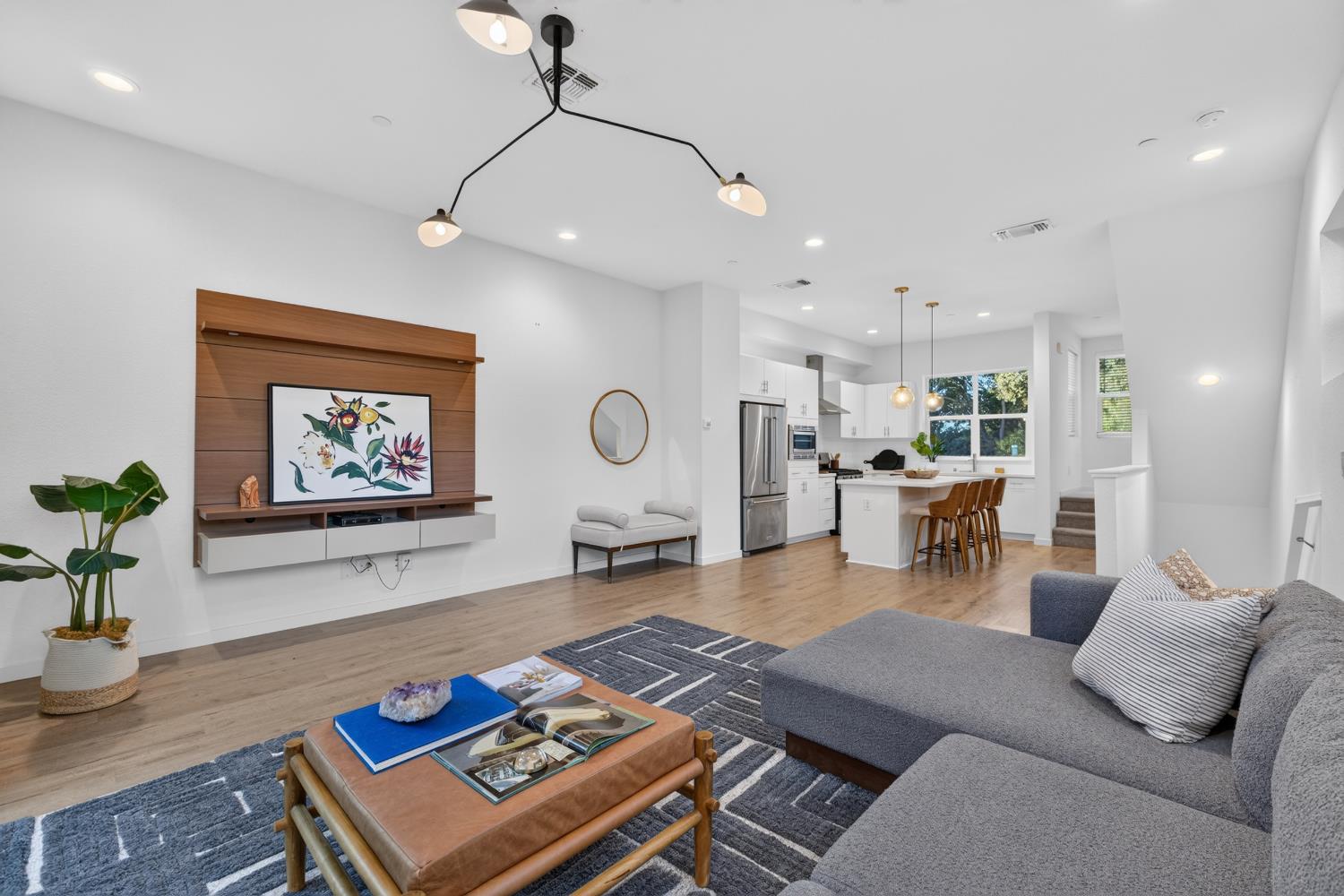 425 Outrigger Lane