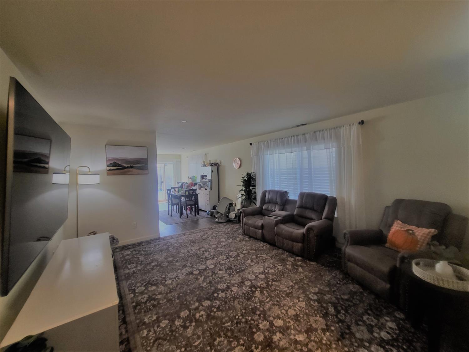 1842 Preston Court