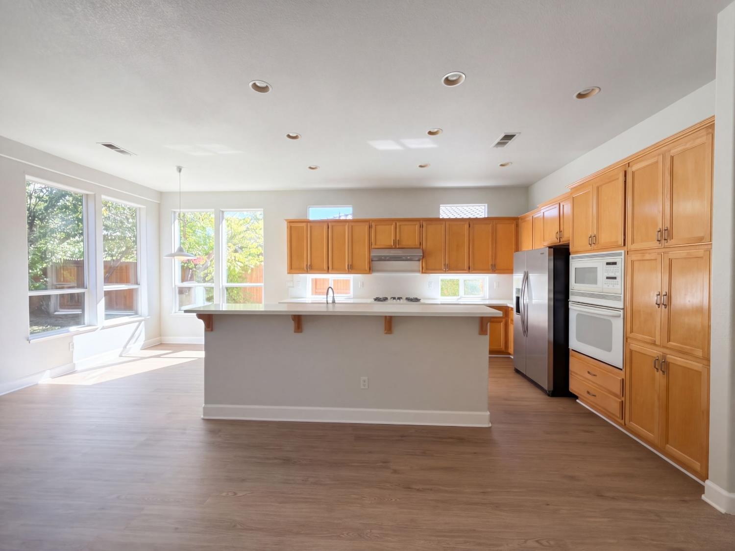 561232805_bcc3e6af-4579-4040-990b-0c65976a3b14.jpg