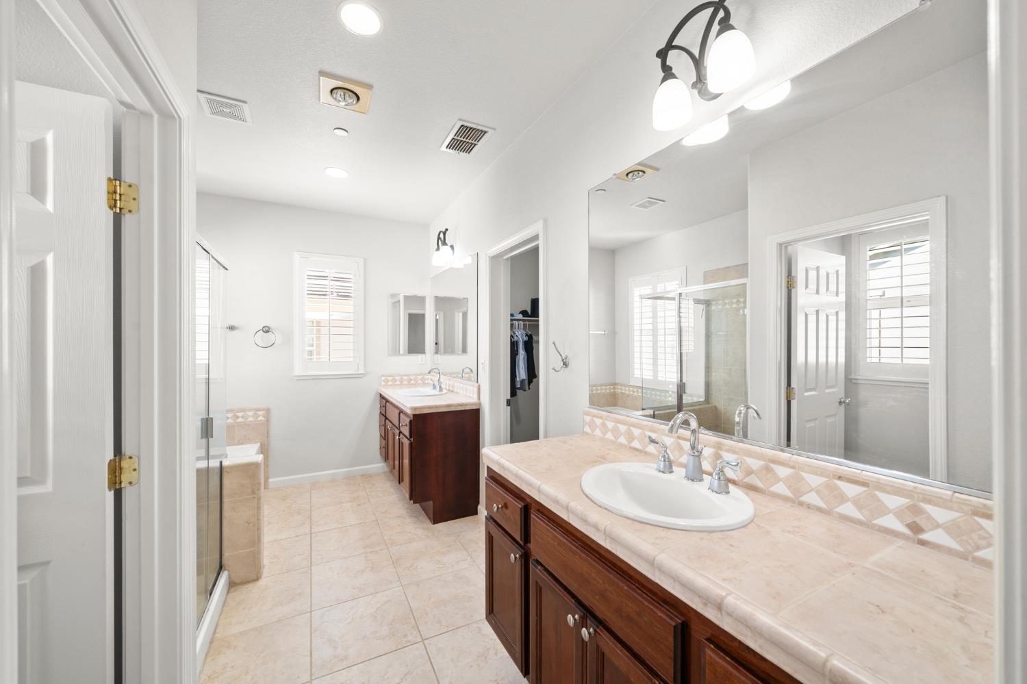 561232418_d2739347-1fcb-4c1c-b0e3-17500669bb85.jpg