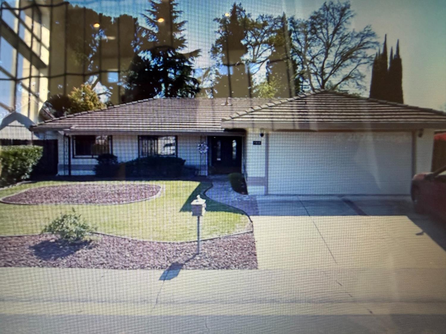 Front Image Thumbnail for ME226124345