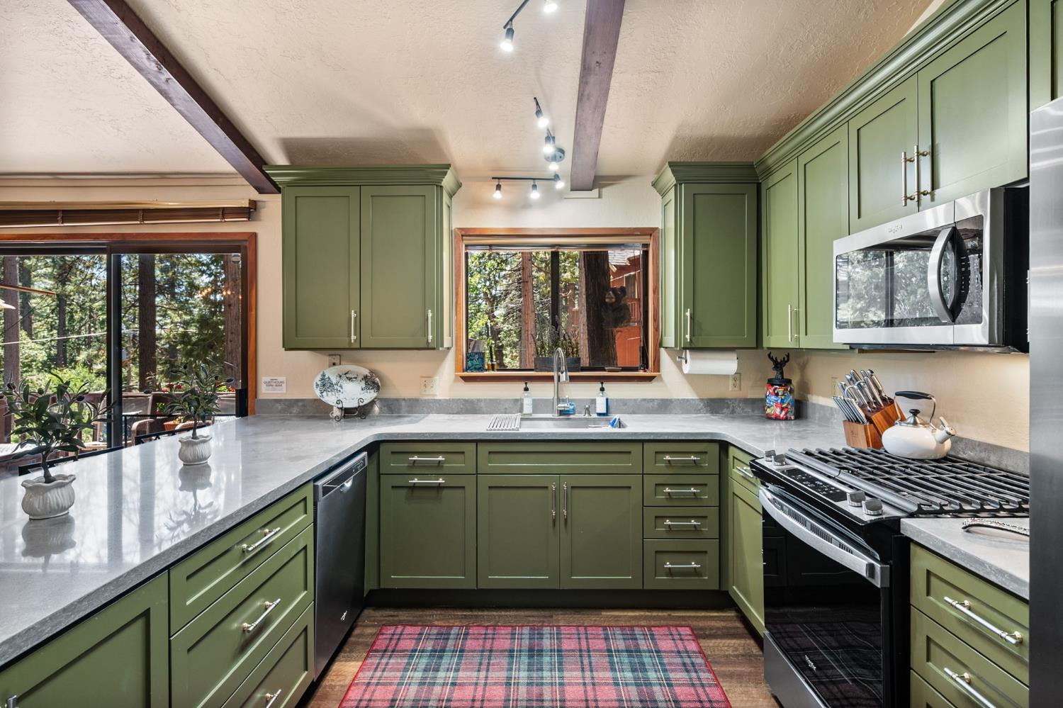 561233659_786bf4ee-053a-4f0d-a464-a4c6f965c253.jpg
