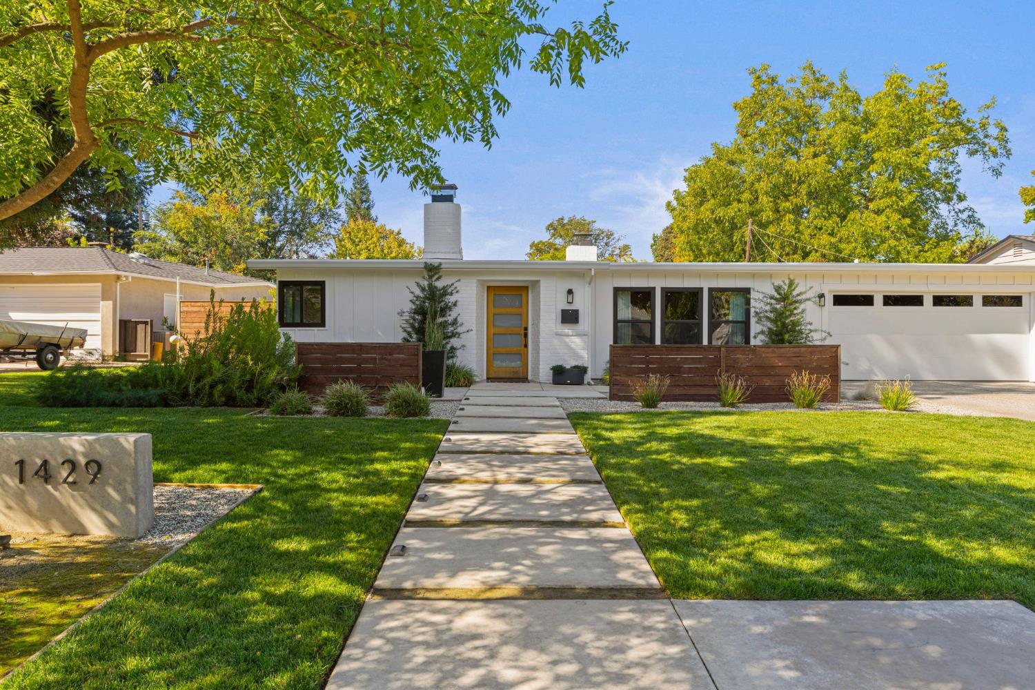 1429 El Nido Way