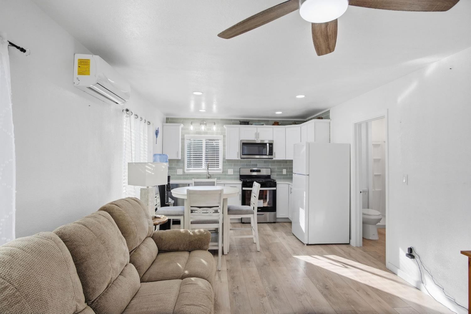 4736 Carlson Way
