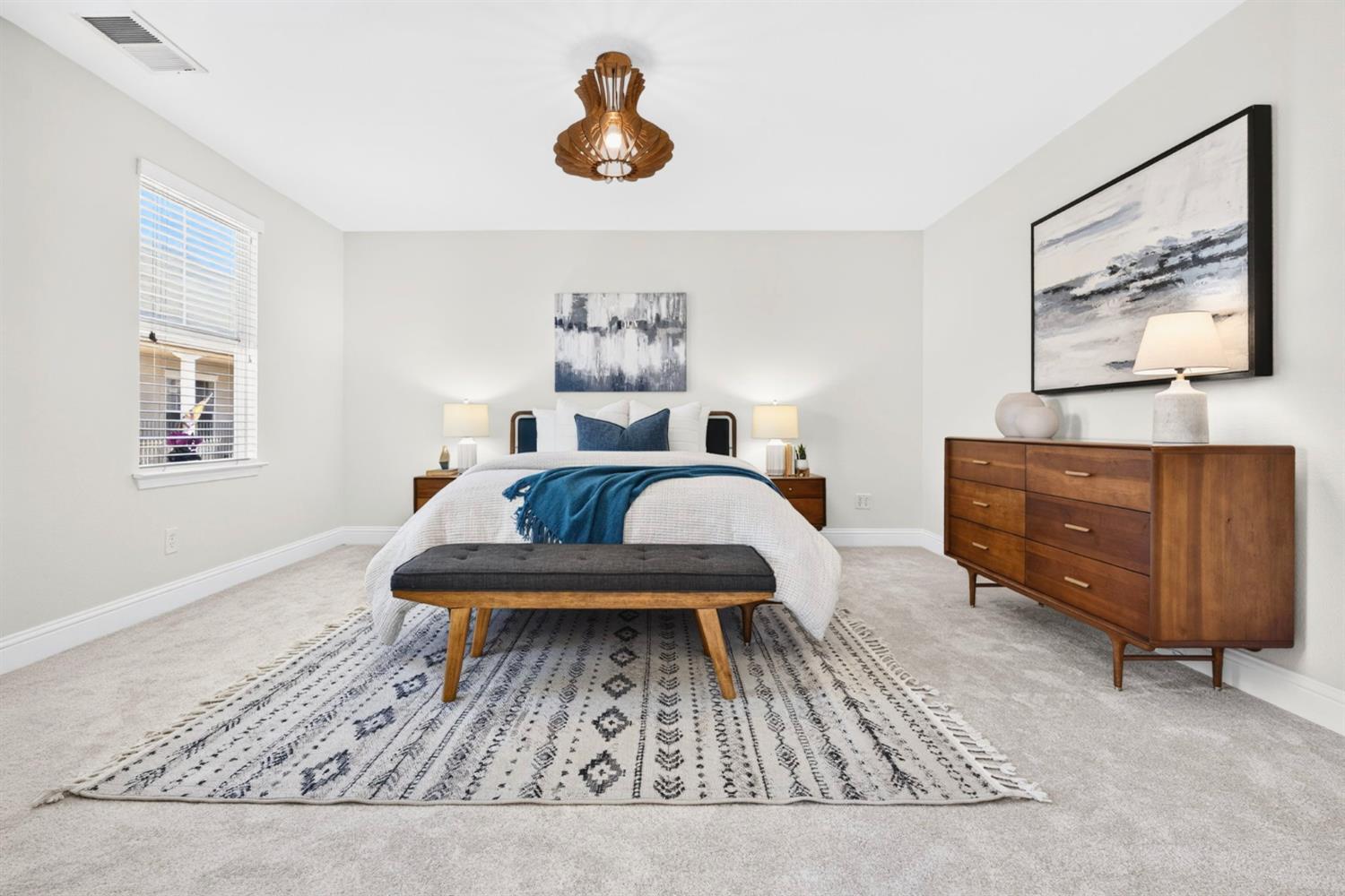 561234205_e61377e2-ab25-41db-b555-3c3f20855650.jpg