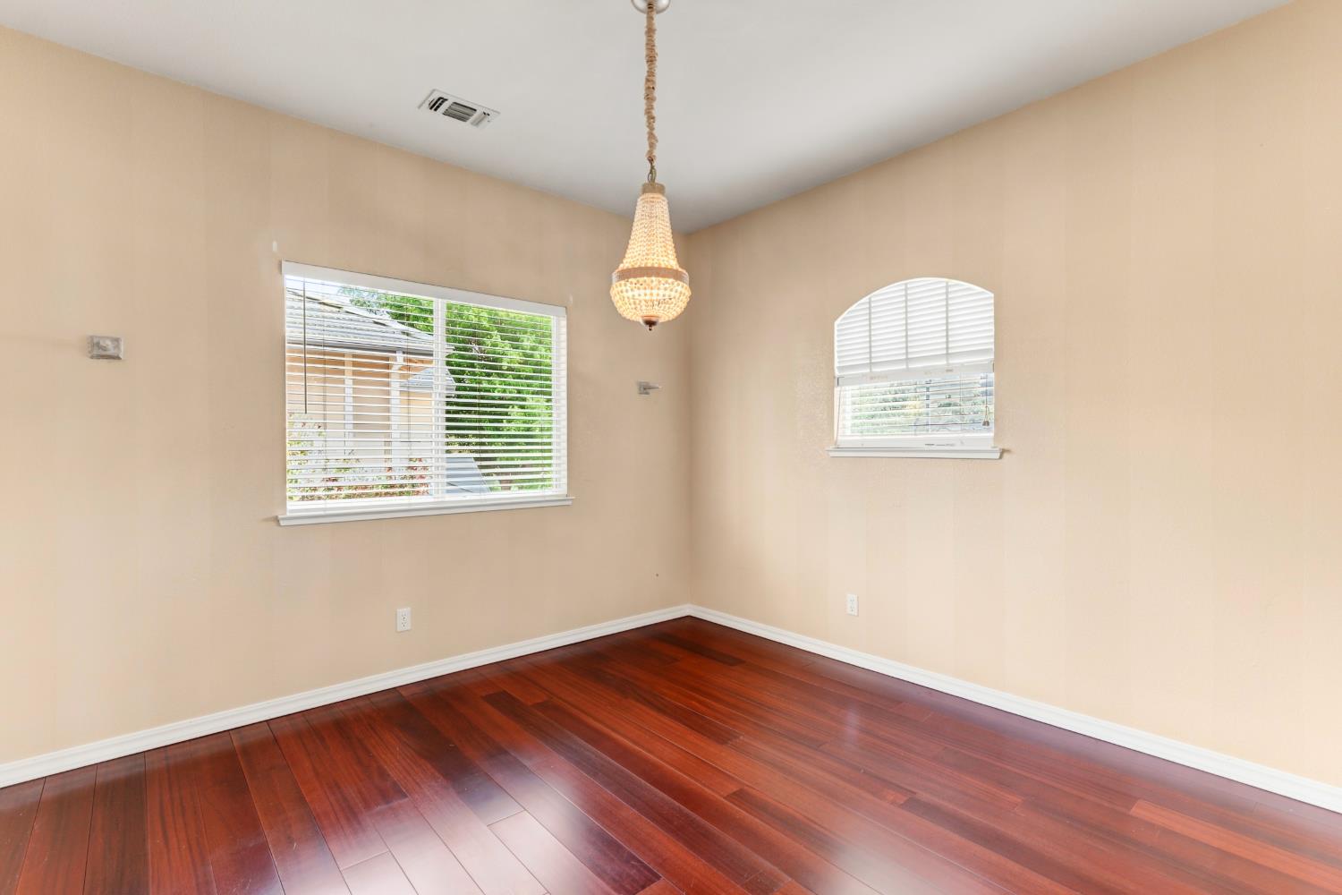 561217966_c8507477-6af7-4a53-ac29-02087156ef1c.jpg