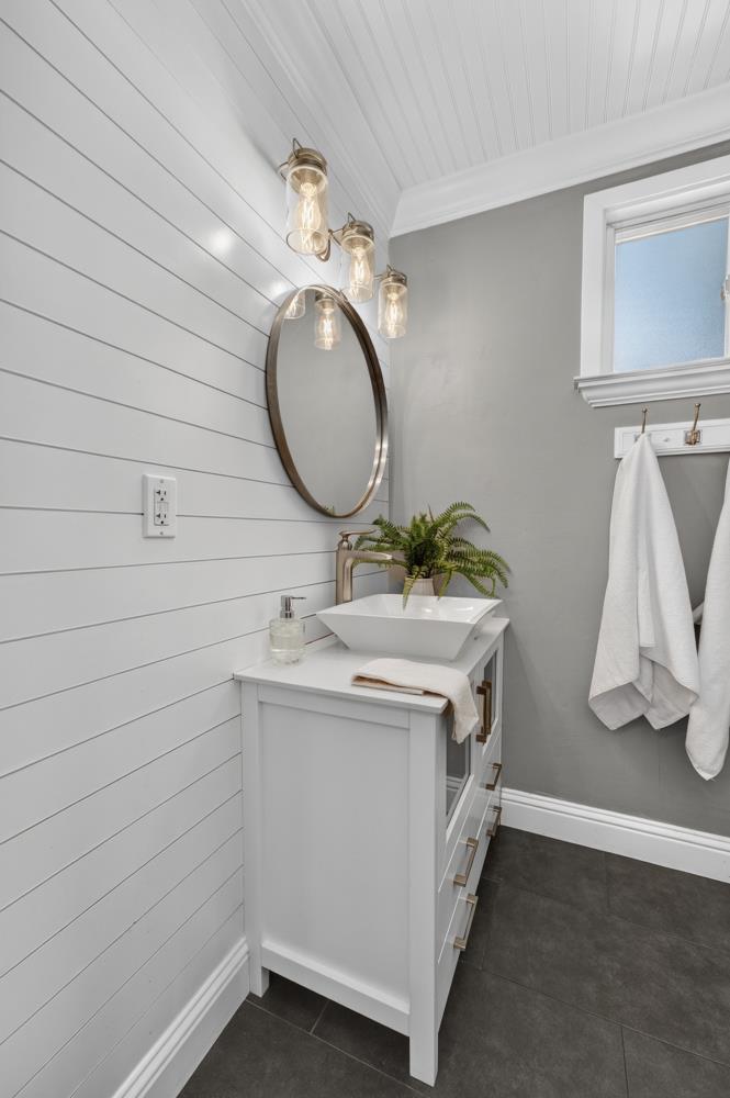 561234937_d1011cb5-7174-4bb0-a7c8-9e443ea0374d.jpg