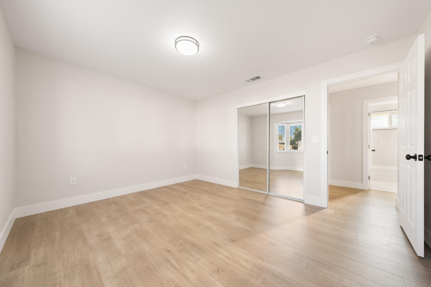 561235605_05d93b13-5773-4d94-b9fb-7807ed7788e6.jpg