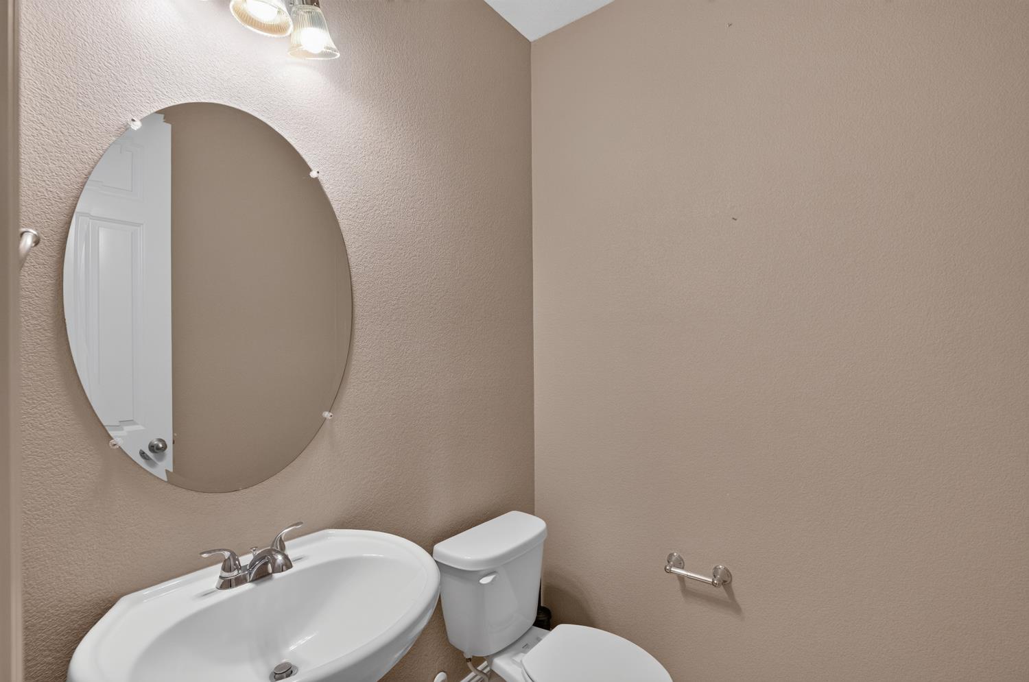 561238234_d4e16df2-bf33-408a-a5d9-eff8aa2a9733.jpg