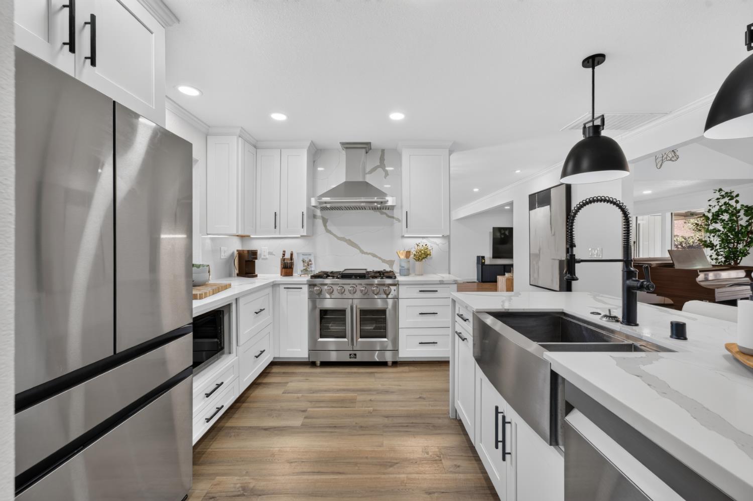 561238050_005111a0-ce32-4ab7-b2f5-6176e6b0b32b.jpg