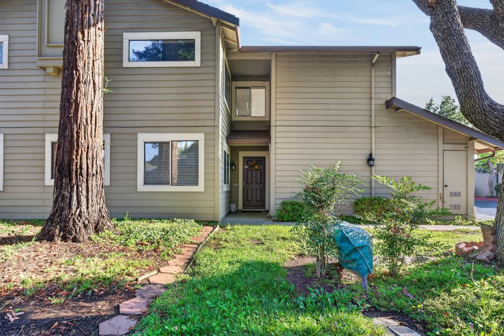 25 Deer Run Circle