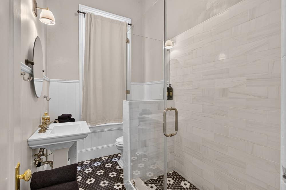 561236855_27421268-b4b7-4e94-805f-d2dcddc769ce.jpg