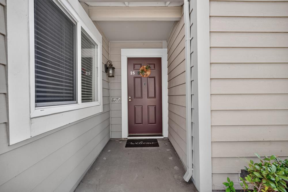 25 Deer Run Circle