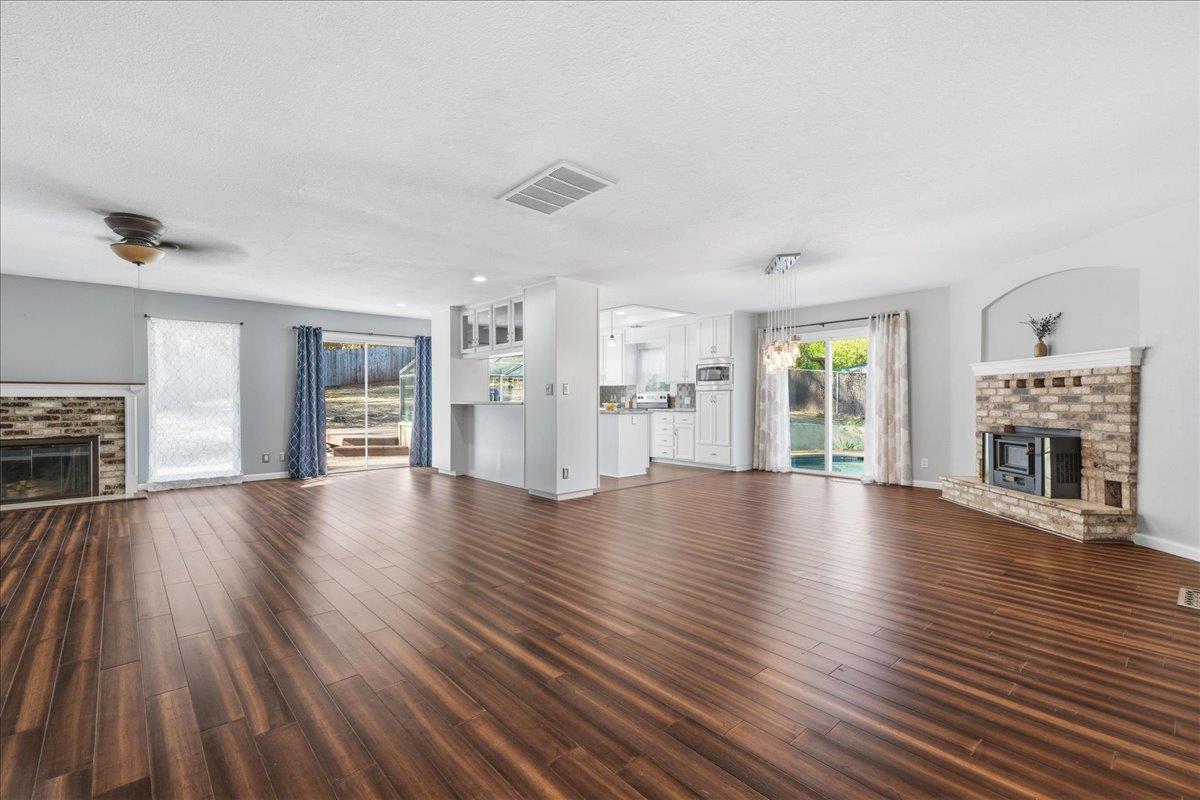 561232412_5f2fa206-228b-4e17-82fc-3c60e7841b07.jpg