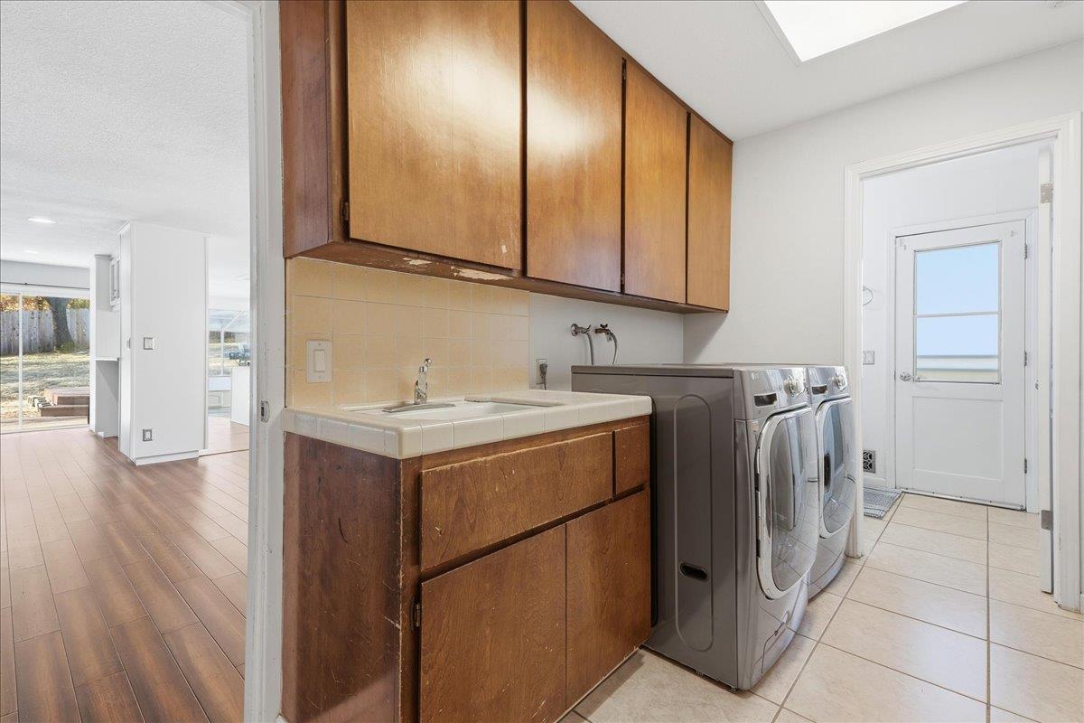 561232412_f93e93ad-4555-48e0-ad8e-5c3fb347de98.jpg
