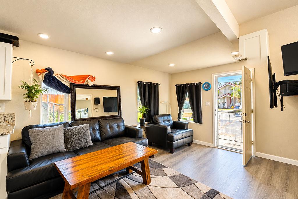 561237712_82e285e8-05b4-4e04-8b39-0038430220b1.jpg