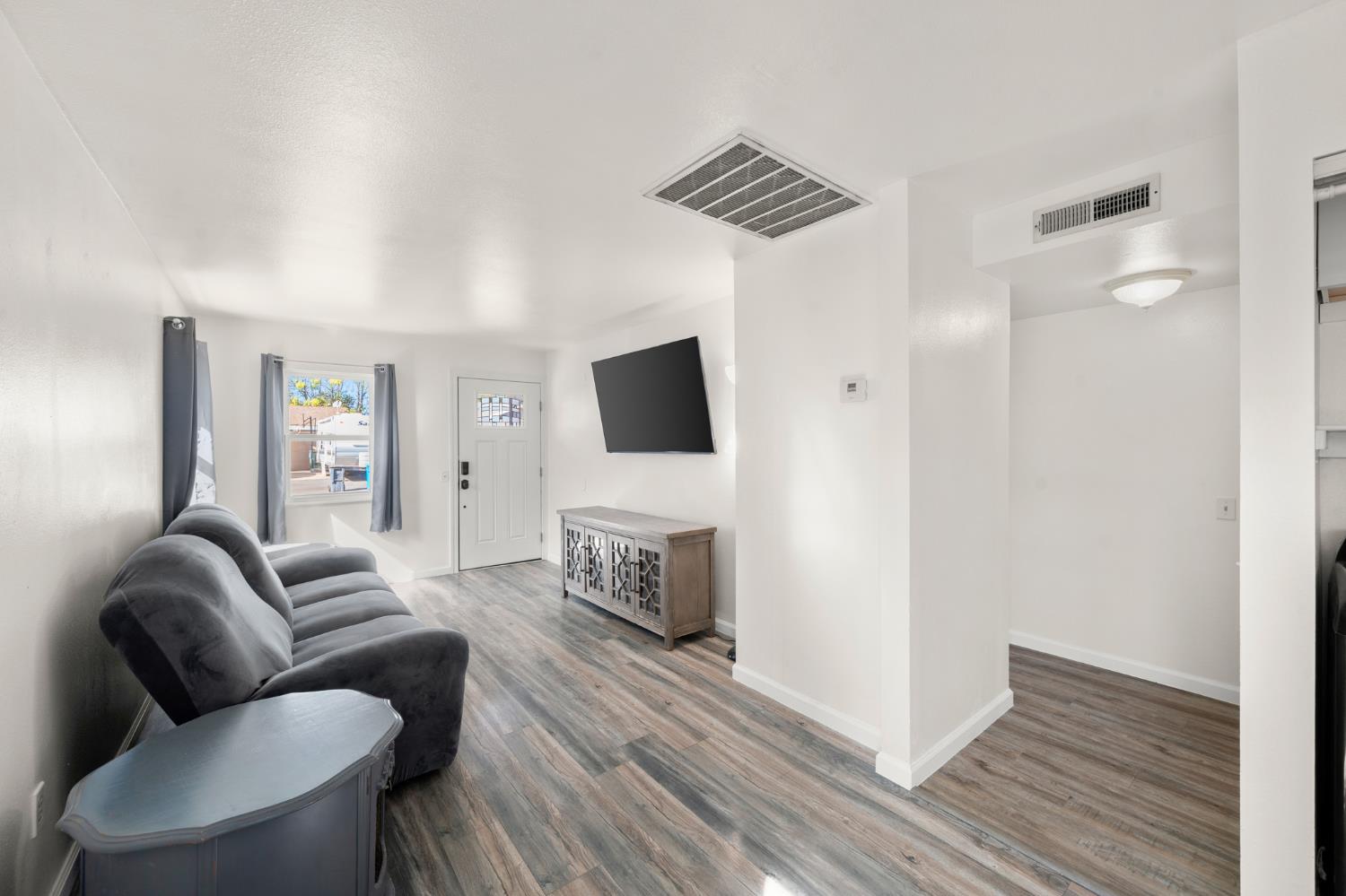 561238472_e69100ba-8846-4d67-b65b-413d0d827b29.jpg