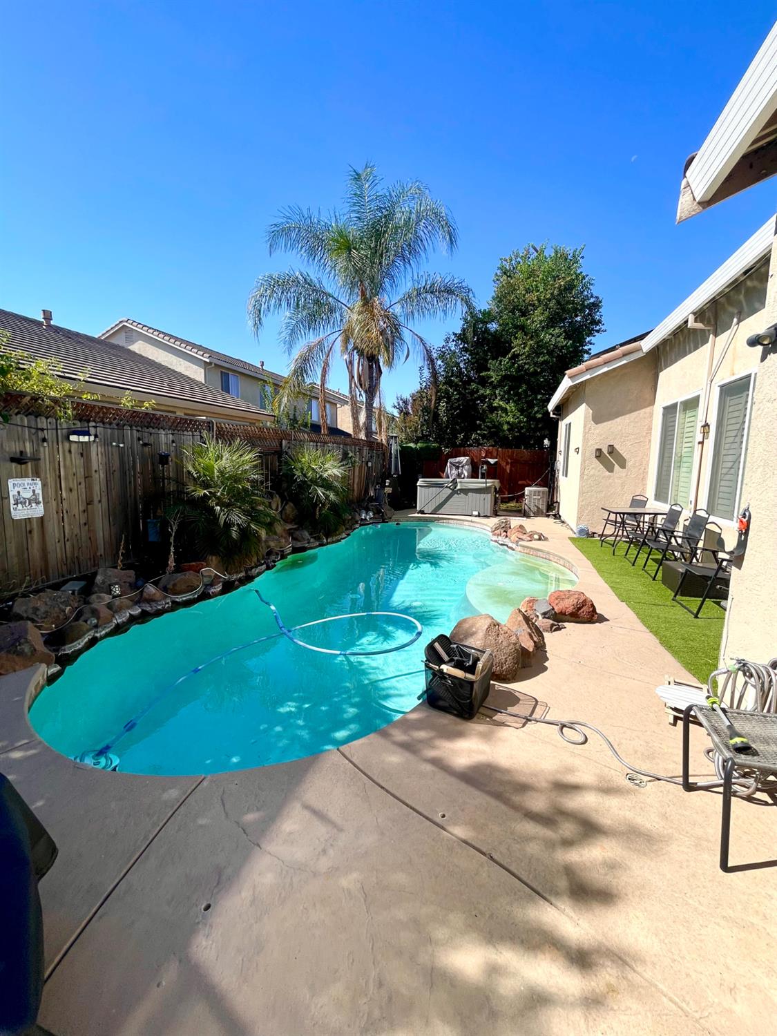 561237671_5c6ac4bd-bf9b-4e11-a5a5-23eba5ee1005.jpg