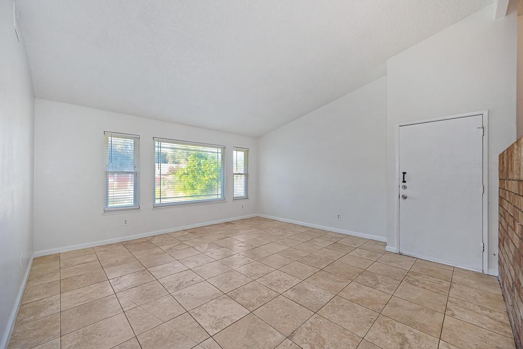 561238248_880c9363-a31a-4232-b3e9-c37c2f69b80c.jpg