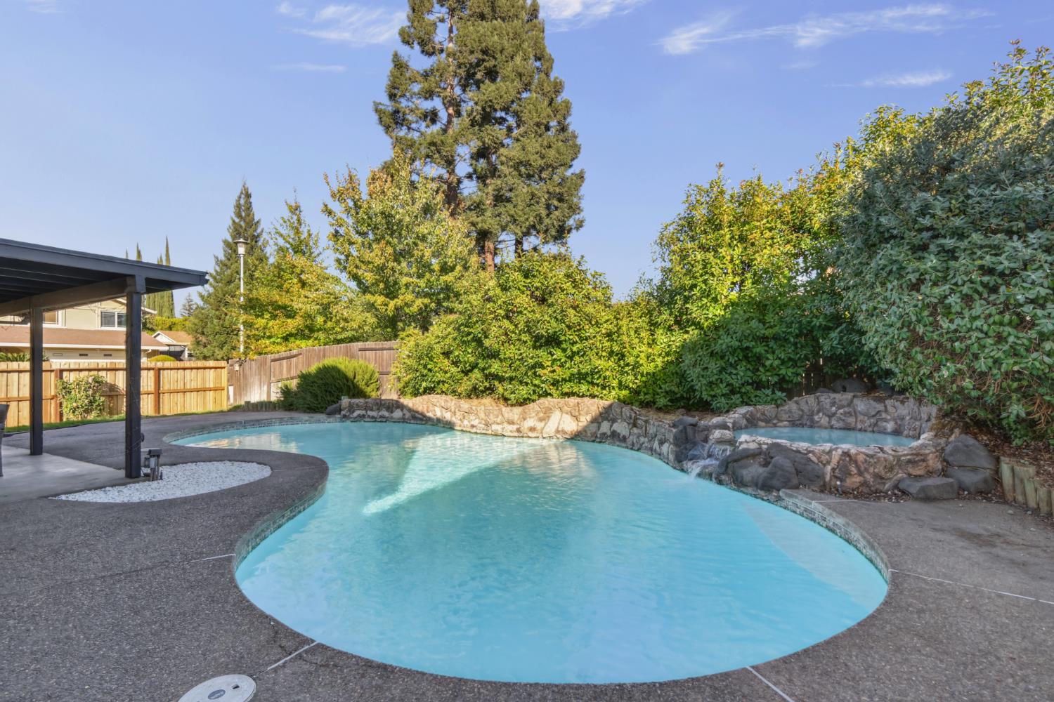 561230894_0d6eea2a-b49d-49ae-bf7f-3c7df10e0642.jpg