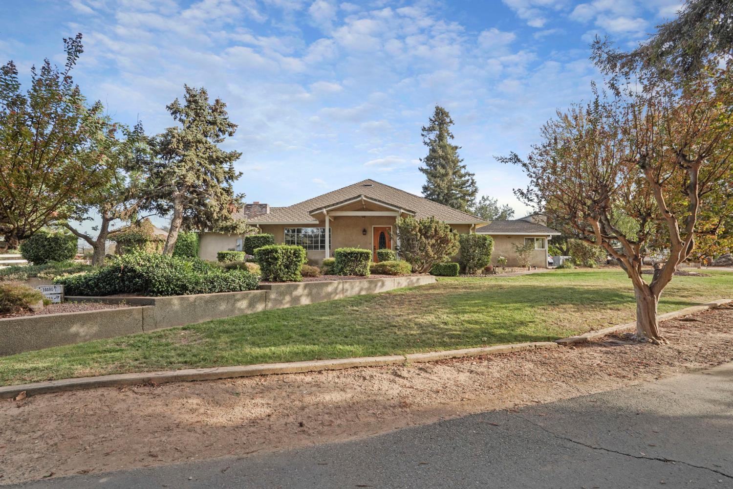 16580 E Highway 88