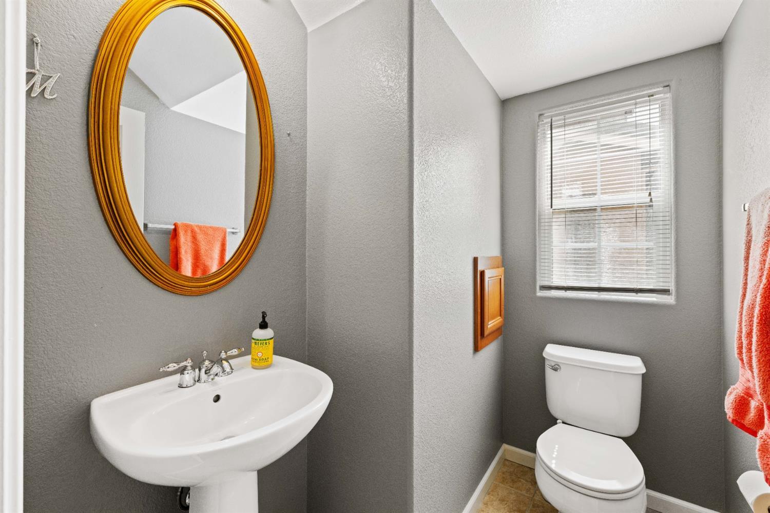 561241553_e879be47-4618-4cd0-8d24-cd85befe8081.jpg