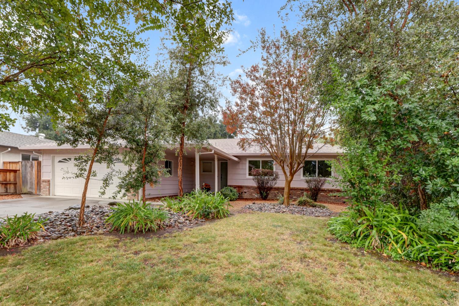 534 Rutgers Dr, Davis, CA 95616-1811