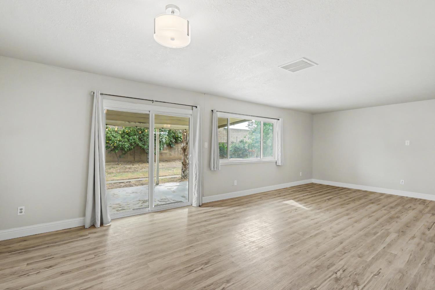 561241584_fbec8e78-be30-4beb-b92b-a7fdb8f77e88.jpg