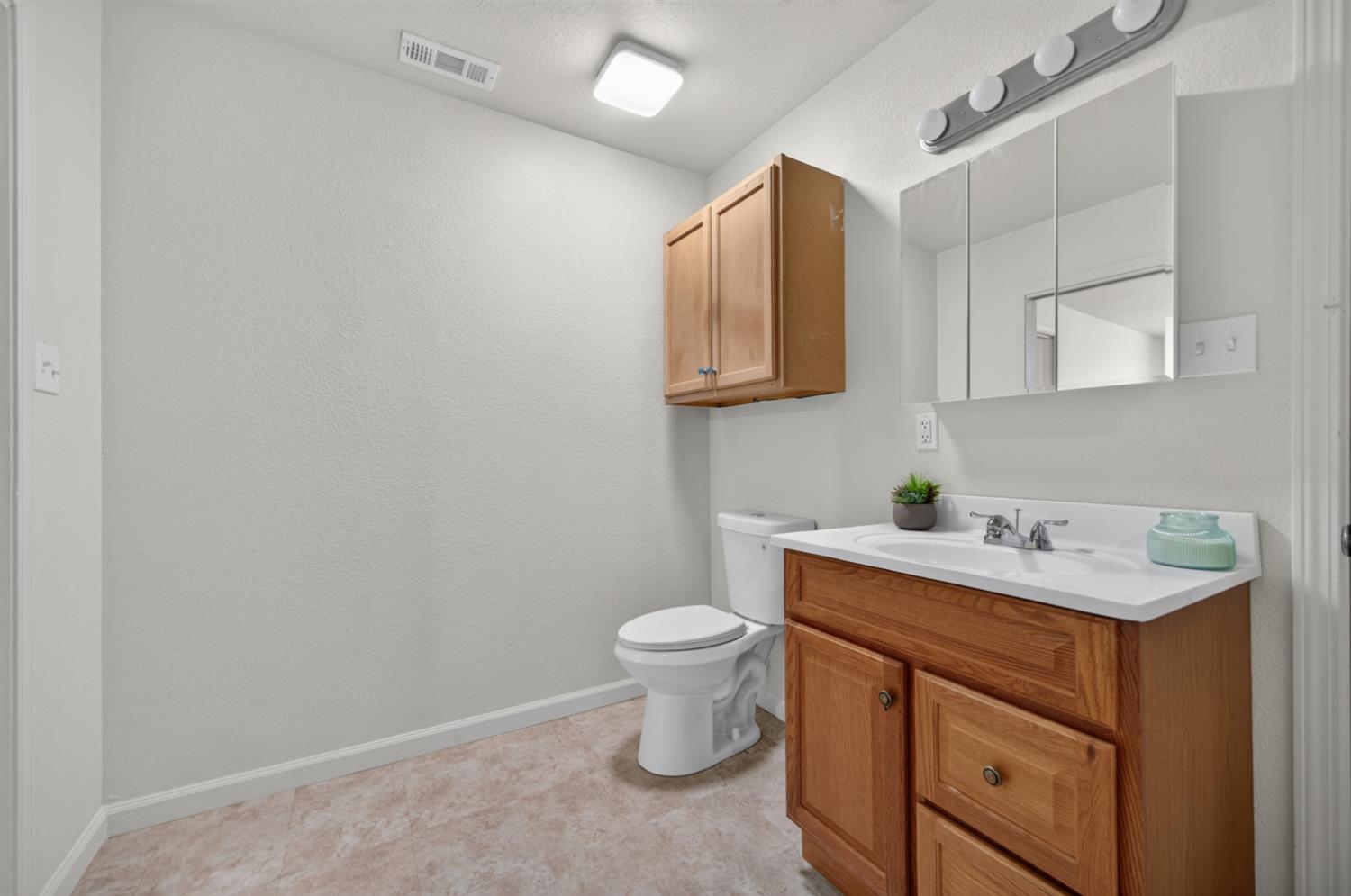 561242781_a862a19e-ad2c-47fa-b8b9-1285ab3ee554.jpg
