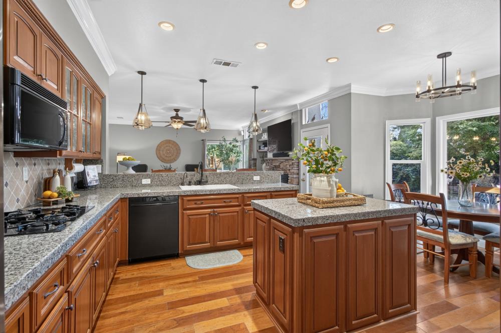 561242467_bbbadea8-879b-421e-96c1-0b4129221ab5.jpg